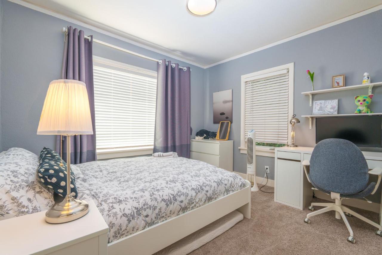 Sunrise On Lake Washington Villa Seattle Bagian luar foto