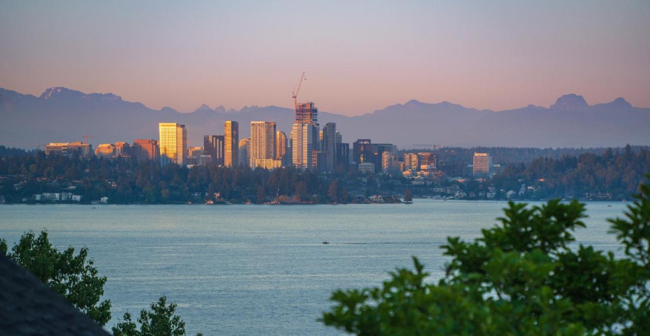 Sunrise On Lake Washington Villa Seattle Bagian luar foto