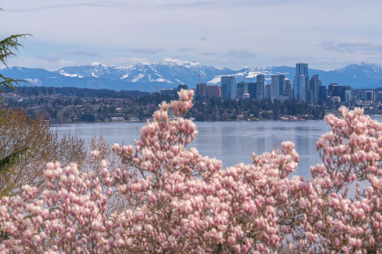 Sunrise On Lake Washington Villa Seattle Bagian luar foto