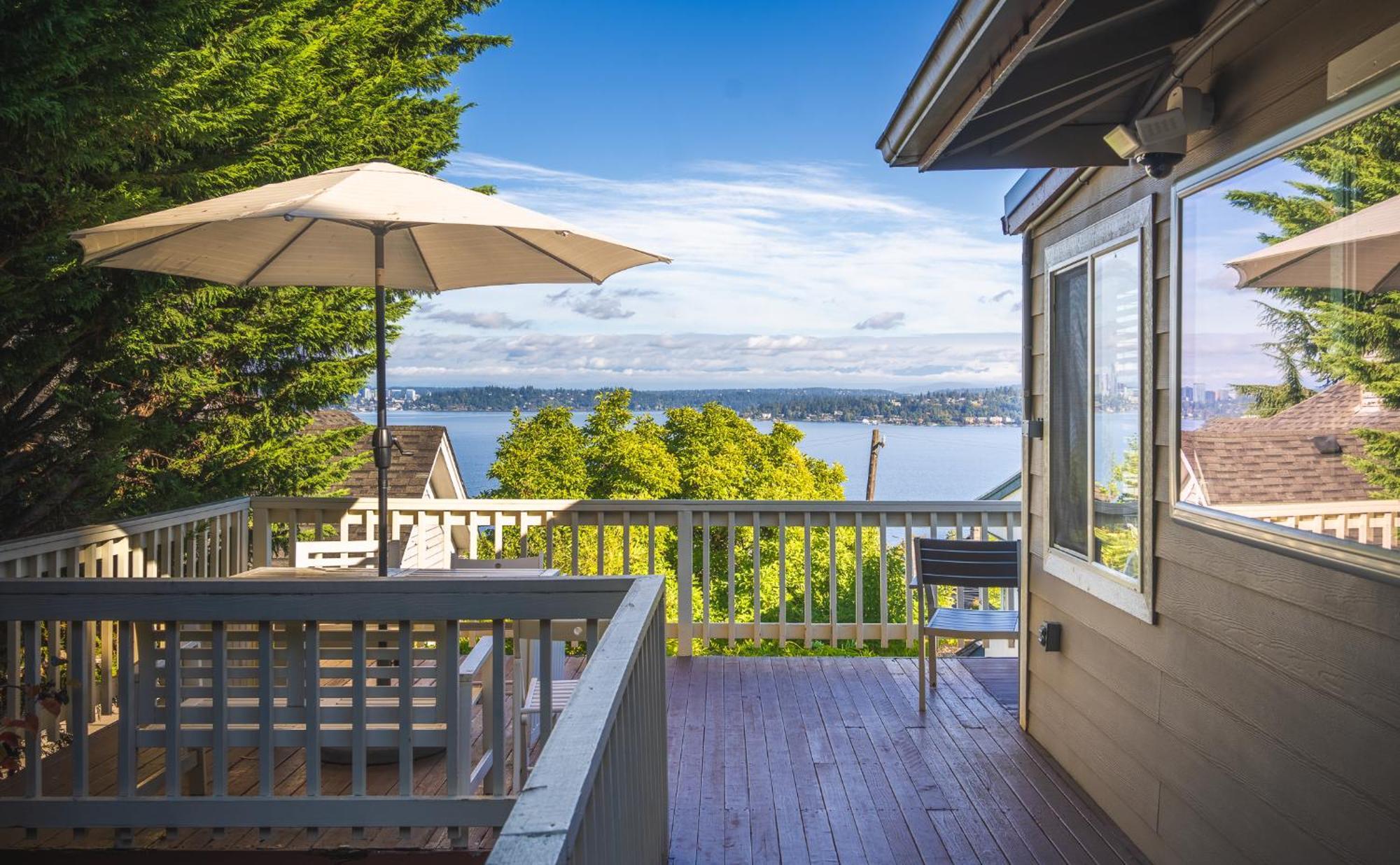 Sunrise On Lake Washington Villa Seattle Bagian luar foto